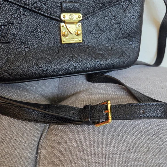 Black Crossbody Bag - Picture 8 of 10